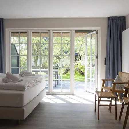 Beach-lodge-2-eg *